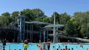Lesermeinungen: Sommerbad Neukölln-Posse und illegale Waffen