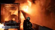 Lkw-Brand auf Brücke legt Verkehr bei Iserlohn lahm
