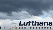 Lufthansa Dreamliner: Bugfahrwerk bricht ein – Verletzte in Frankfurt