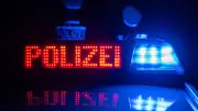 Mann mit Bierflasche verletzt: Polizei nimmt zwei 19-Jährige fest