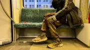 Meinung: Härte oder Vernunft? Obdachlose aus S-Bahnen verweisen – richtig so!