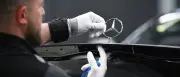 Mercedes verschiebt Sonderzahlung und denkt über längere Arbeitszeiten nach