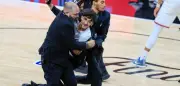NBA sperrt Flitzer lebenslang nach Selfie-Versuch bei Finals