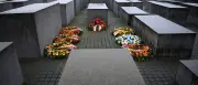 Neue Debatte um Holocaust-Einzigartigkeit 40 Jahre nach Historikerstreit
