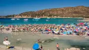 Neue Strandregeln in Italien: Sonnenschirm nur mit Kind oder über 65