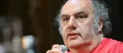Neuer Intendant macht Volksbühne zum Schwimmbad