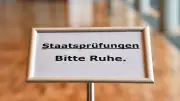 Panne im Jura-Staatsexamen: 24 Klausuren auf Postweg verloren