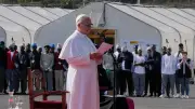 Papst Leo XIV. sitzt auf Teneriffa wegen Flugzeugpanne fest – König Felipe hilft