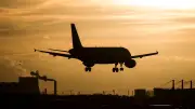 Pleitewelle rollt auf Billig-Airlines zu: Experte warnt vor Kerosinpreis-Krise
