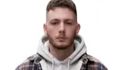 Polizei sucht Zeugen: Rätsel um toten Mann im Erdbeerfeld