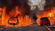 Rassistische Krawalle in Belfast: Messerangriff als Auslöser