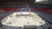 Riesen-Kran in Allianz Arena: Umbau für Linkin Park Konzerte