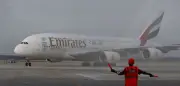 Risse in Flügelteilen: 16 Airbus A380 müssen am Boden bleiben