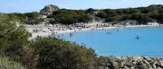 Sardinien: Traumstrand verbietet Sonnenschirme für bestimmte Altersgruppen