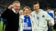 Schalke 04 präsentiert neuen Trikotsponsor: Mehr Geld und modernes Design