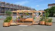 Schatteninsel in Berlin: Hilft die Holzkonstruktion gegen Rekordhitze?