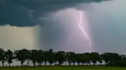Schwere Gewitter erwartet: Sturmböen bis 90 km/h möglich
