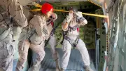 Spaniens Kronprinzessin Leonor erhält Fallschirmjäger-Abzeichen