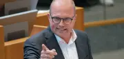 SPD-Kandidat Ott: Hausaufgaben abschaffen und Hamburger System in NRW