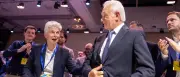 Strack-Zimmermann kontert Kubicki: Gummihammer-Post nach Kampfabstimmung