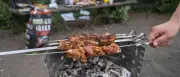 Streit um Volkspark Friedrichshain: Müllberge und Grillchaos