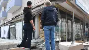 Sylt: 30 Meter langes Vordach stürzt auf Bürgersteig in Westerland