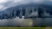 Tornado-Alarm! DWD warnt vor „markanter Eigendynamik“ und schweren Unwettern
