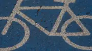 Tragischer Unfall in Varel: Lkw erfasst Radfahrerin (22) tödlich