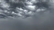 Unwetter in NRW: Schwere Gewitter mit Tornado-Gefahr am Feiertag