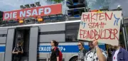 Veganes Mett-Hakenkreuz: Aktivisten stören AfD-Frühstück