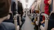 Warum Sie im Flugzeug besser die Schuhe anbehalten sollten