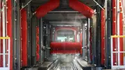 XXL-Waschanlage bringt Hamburger U-Bahnen auf Hochglanz