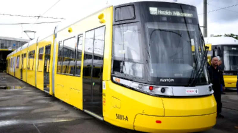 50-Meter-Urbanliner: Berlins Superlange Tram startet Mitte Juli