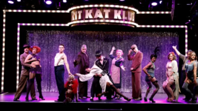 60 Jahre „Cabaret“: Berliner Inszenierung feiert Jubiläum im Tipi