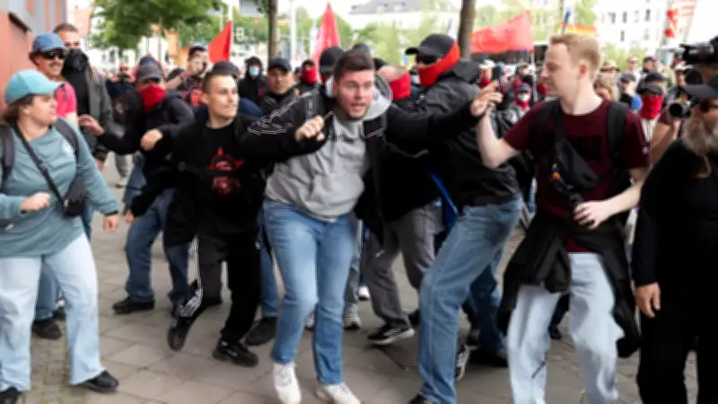 AfD-Parteitag in Erfurt: Linksextreme attackieren vermeintliche Rechte