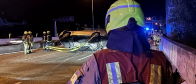 Auto überschlägt sich auf A100 bei Berlin-Schöneberg