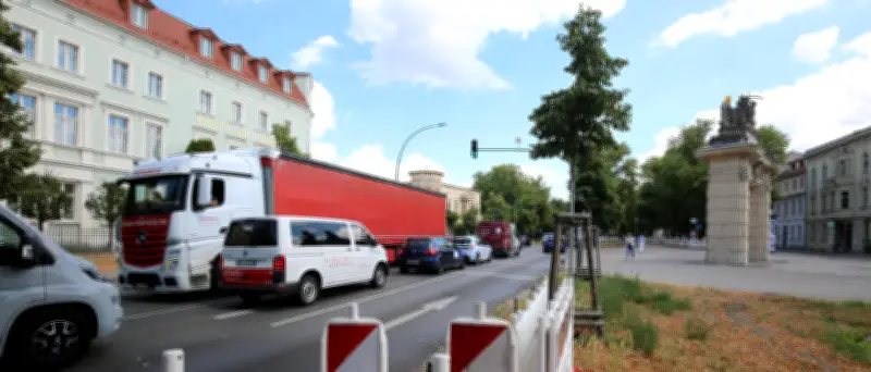 Baustellen in Potsdam: Stau auf Hegelallee, Großbeerenstraße und Nedlitzer Straße