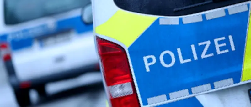 Berlin-Schöneberg: Mann stürzt bei Polizeikontrolle von Balkon – schwer verletzt