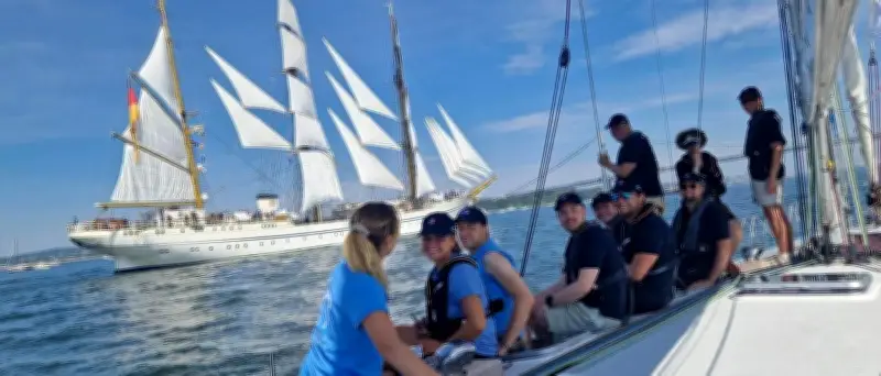 Berliner Segelcrew trotzt Sturm und Trump-Kritik bei US-Parade