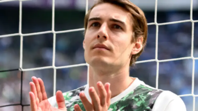 Überraschende Entscheidung: Neuhaus bleibt in Gladbach