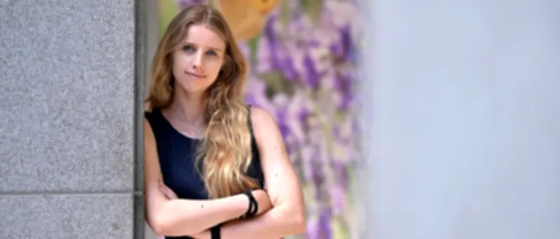 Beste Absolventin der Uni Potsdam erforscht Schattenseiten der KI