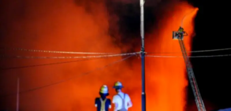 Brand auf Stuttgarter Großmarkt unter Kontrolle – Löscharbeiten dauern an