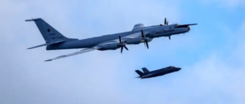 Britische F-35 fangen russische Tupolew nahe Flugzeugträger ab