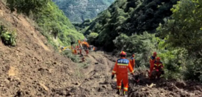 China: Fluten und Erdrutsch fordern Tote und Verletzte