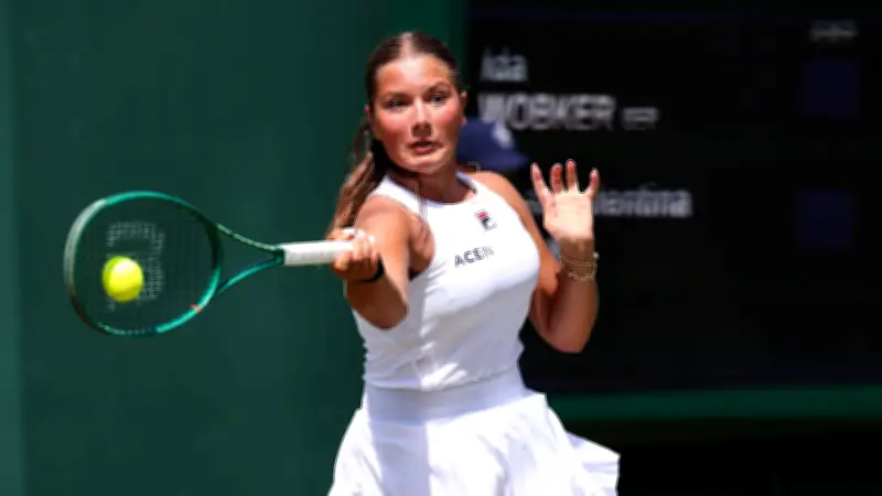 Deutsche Tennis-Talent Ida Wobker nach Schlägerwurf in Wimbledon disqualifiziert