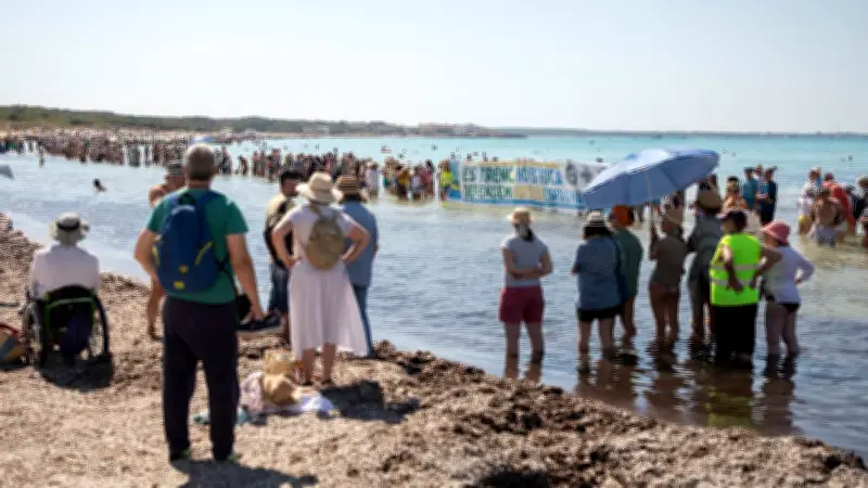 Deutscher Tourist (60) stirbt während Großdemo am Traumstrand Es Trenc auf Mallorca