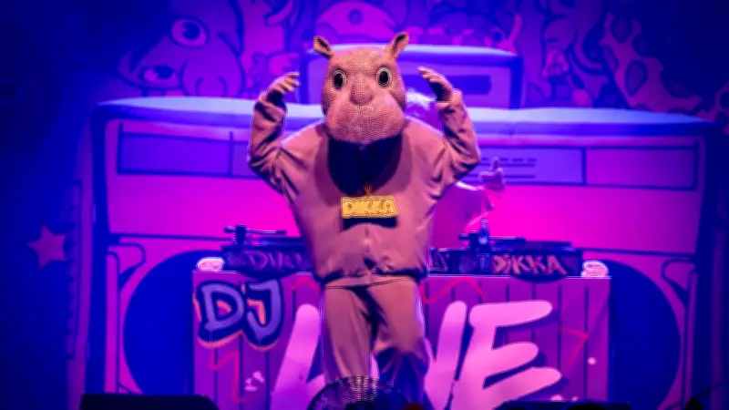 Dikka in der Uber Arena: Das Nashorn in der Achterbahn