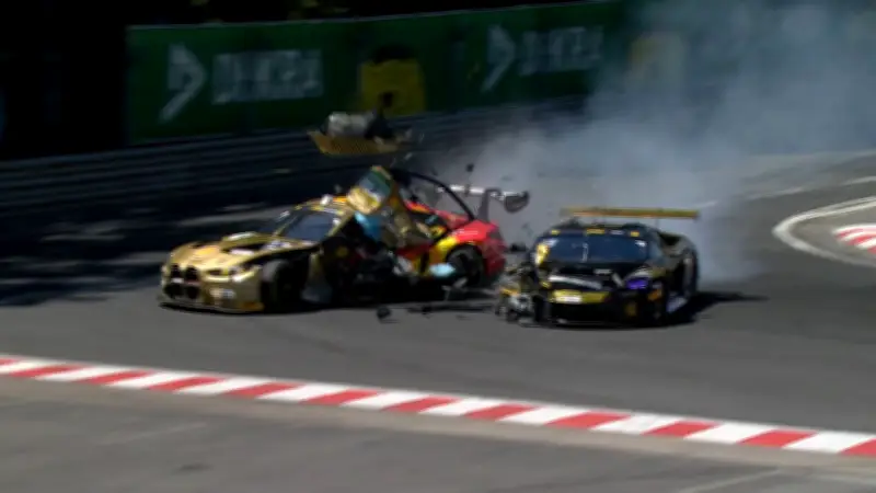 DTM-Rennen abgebrochen: Horror-Crash am Norisring