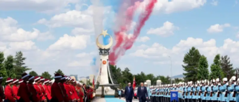 Erdogan empfängt Trump beim Nato-Gipfel in Ankara mit Pomp und Kritik