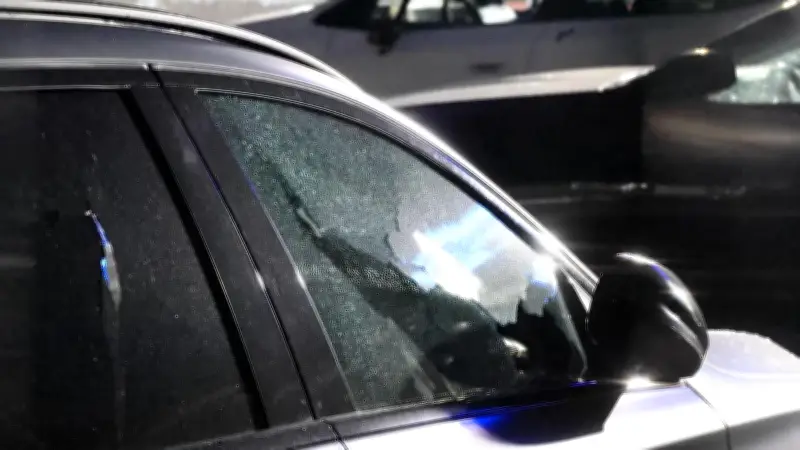 Erneute Explosion am Teltower Damm: Sieben Autos beschädigt